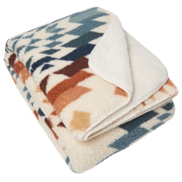 Pendleton Bedding Pendleton Sherpa Fleece Throw Poshmark